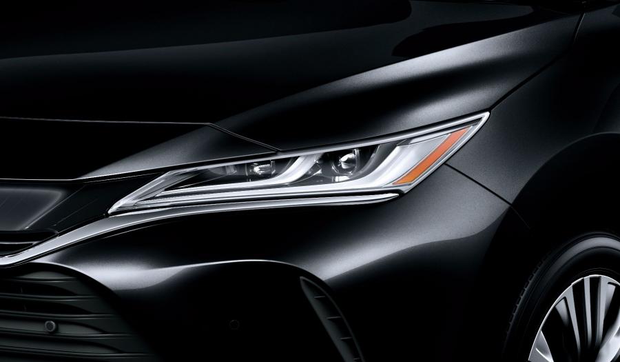 Детали экстерьера Toyota Harrier 2020 года  (фото 13 из 40)